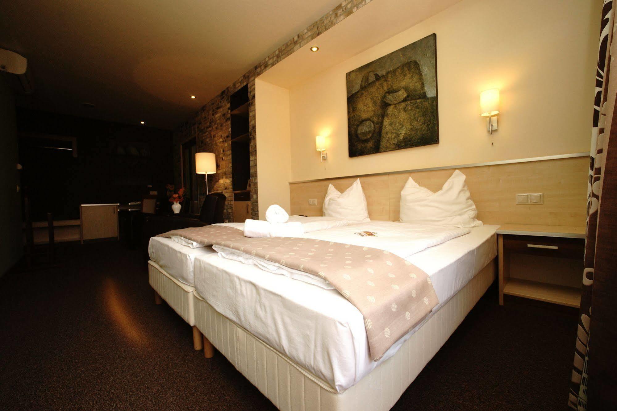 נג'קניז'ה Hotel Vineyard Inn - Szoloskert מראה חיצוני תמונה